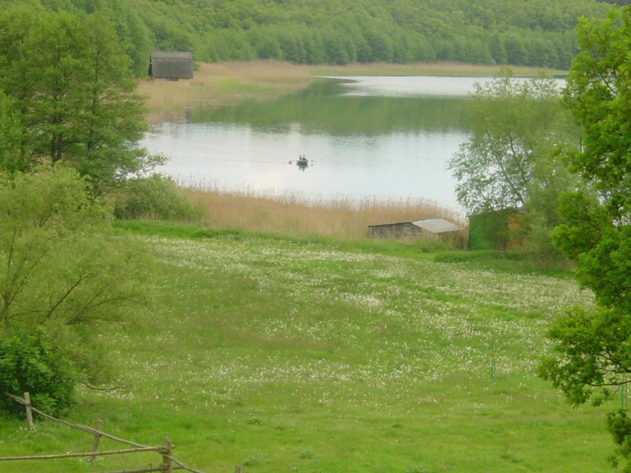 Landhotel Am Peetscher See Mirow Exterior photo